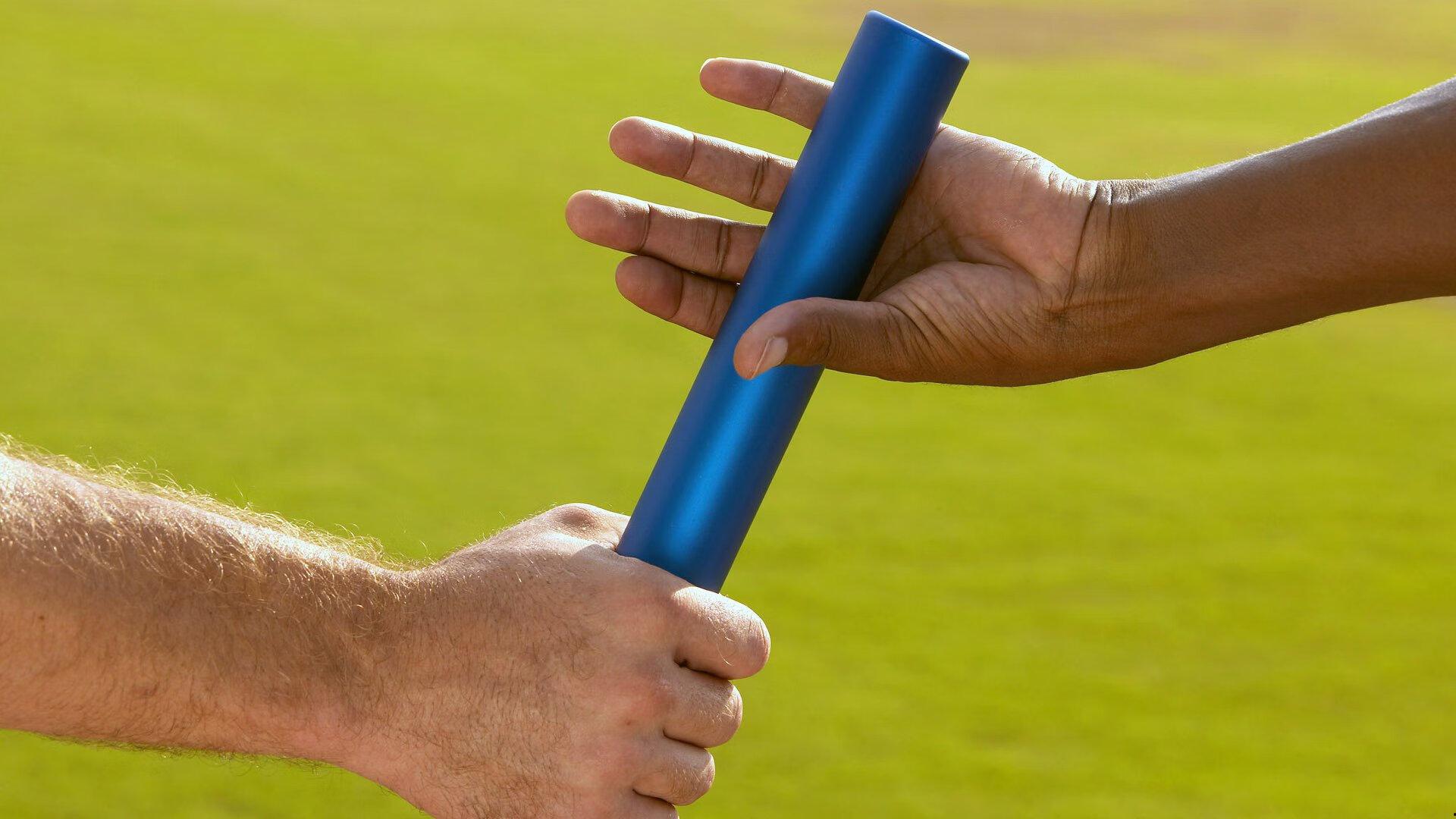 囧叔施压裁判染红引争议，罗基警告，纵容将致问题恶化